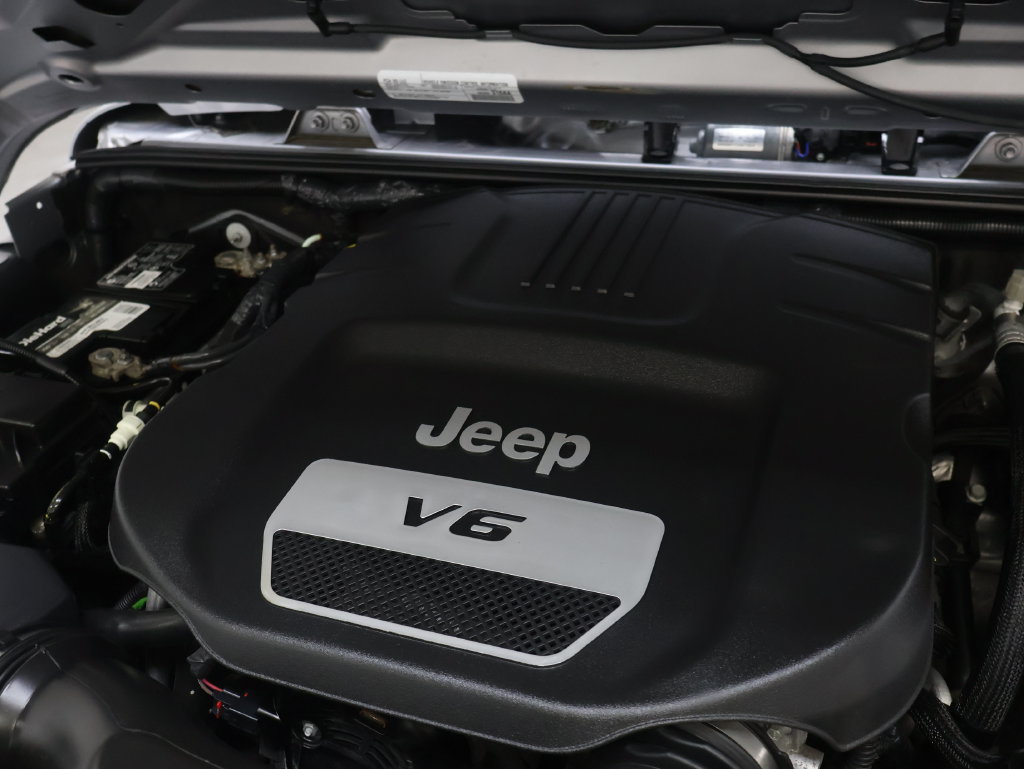 Used 2018 Jeep Wrangler Unlimited Sport S AWD/4WD image 28