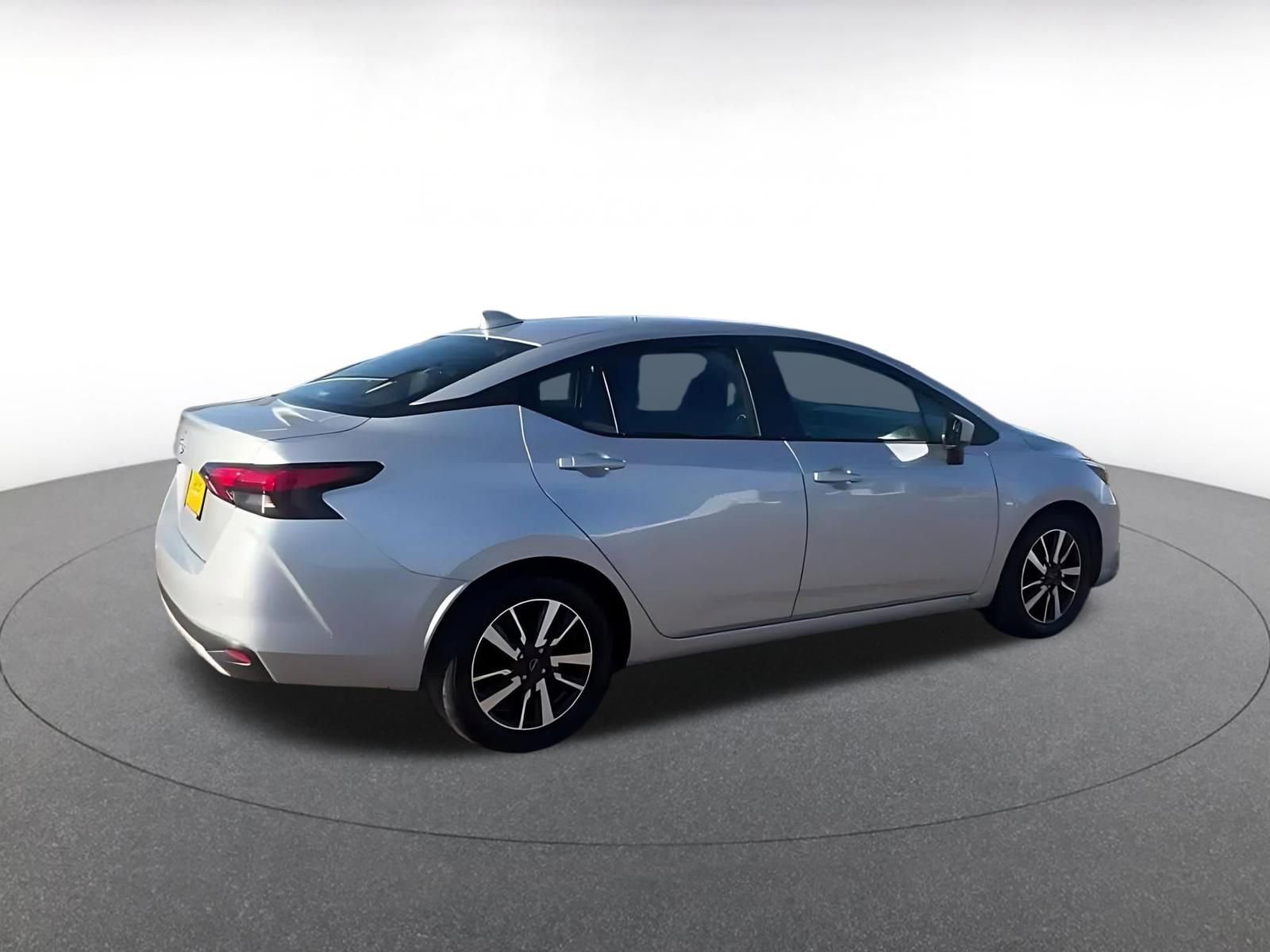 Used 2025 Nissan Versa SV image 12