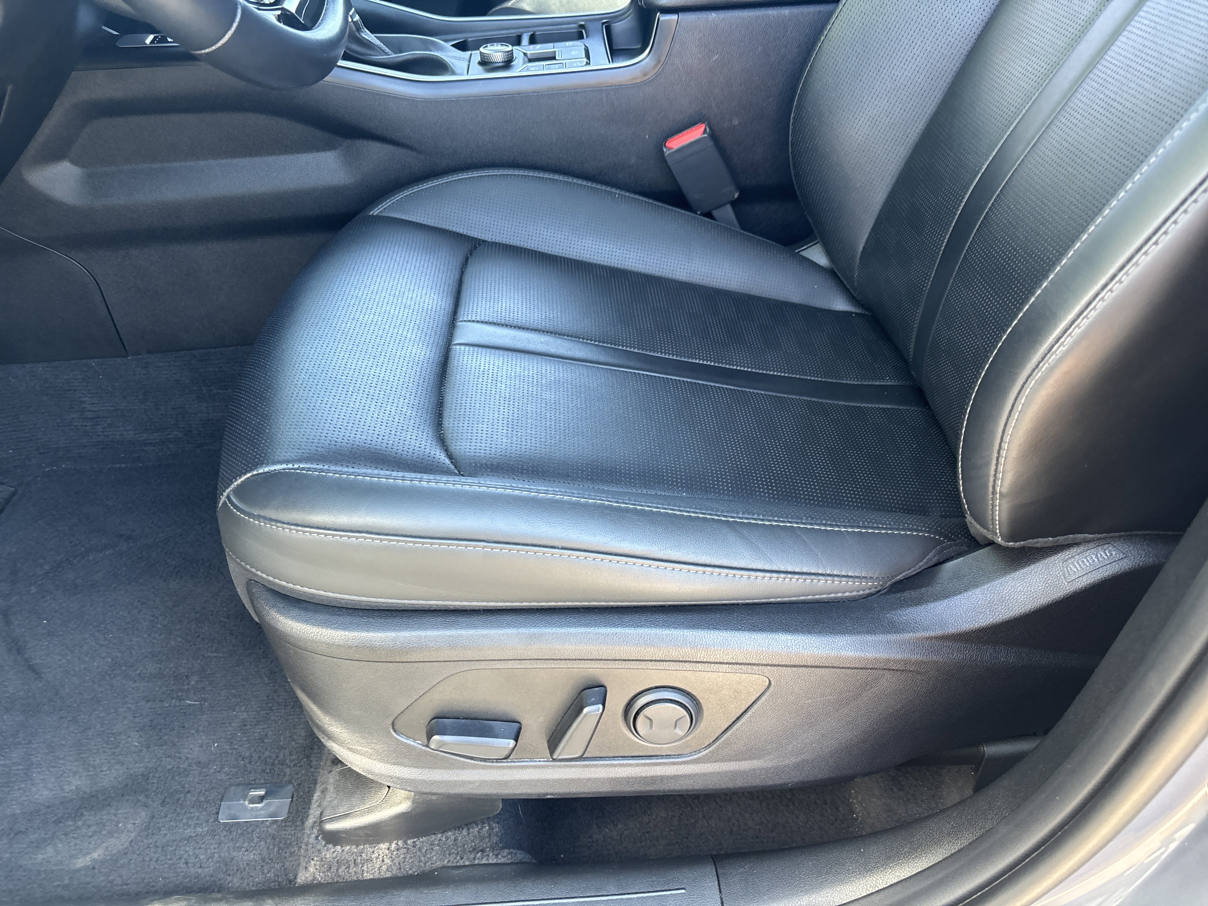 Certified 2024 Kia Sorento S FWD image 18