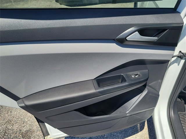 Used 2022 Volkswagen Taos S image 8