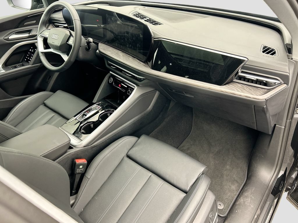 Used 2025 Audi Q5 Premium Plus w/ Premium Plus AWD/4WD image 17