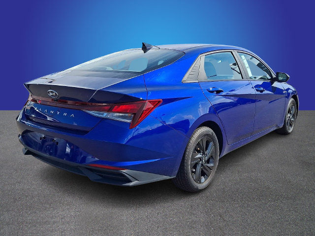 Used 2023 Hyundai Elantra SEL FWD image 3
