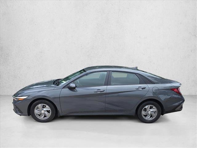 Used 2025 Hyundai Elantra SE FWD image 8