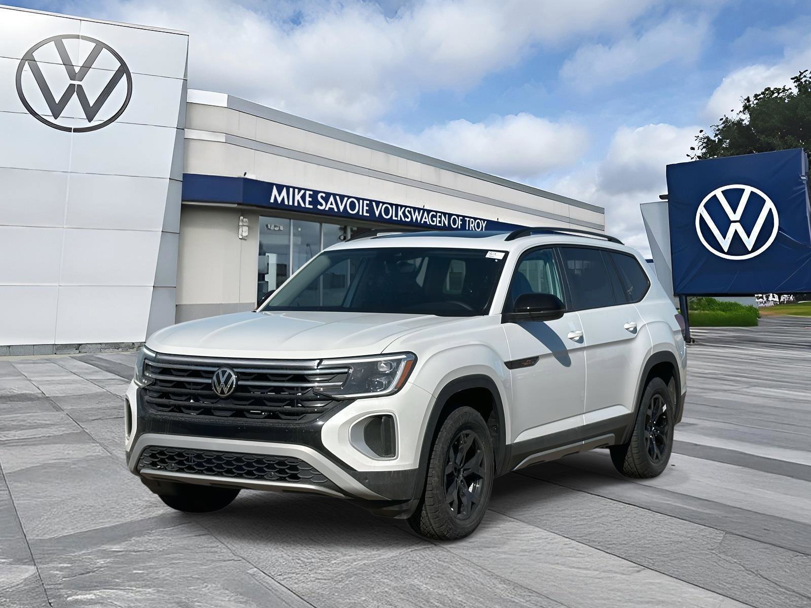 New 2026 Volkswagen Atlas Peak Edition image 1