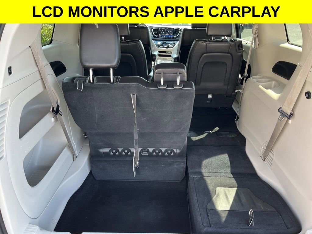 Used 2023 Chrysler Pacifica Touring-L FWD image 13