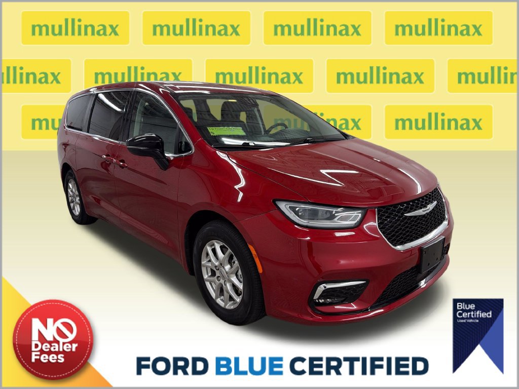 Used 2024 Chrysler Pacifica Touring-L