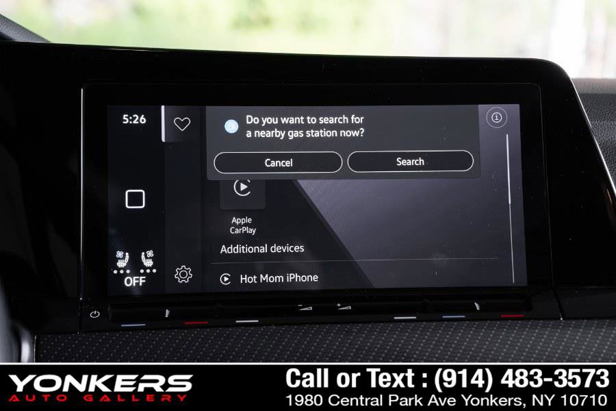 Used 2022 Volkswagen Golf R image 9