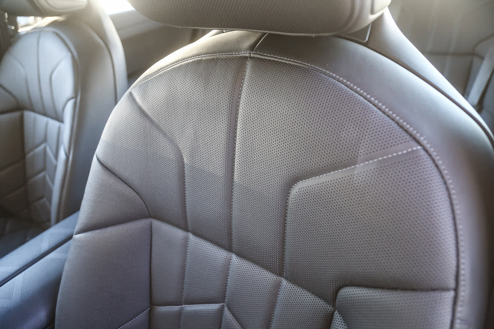 Used 2026 BMW 750e xDrive 750e xDrive w/ Premium Package image 21