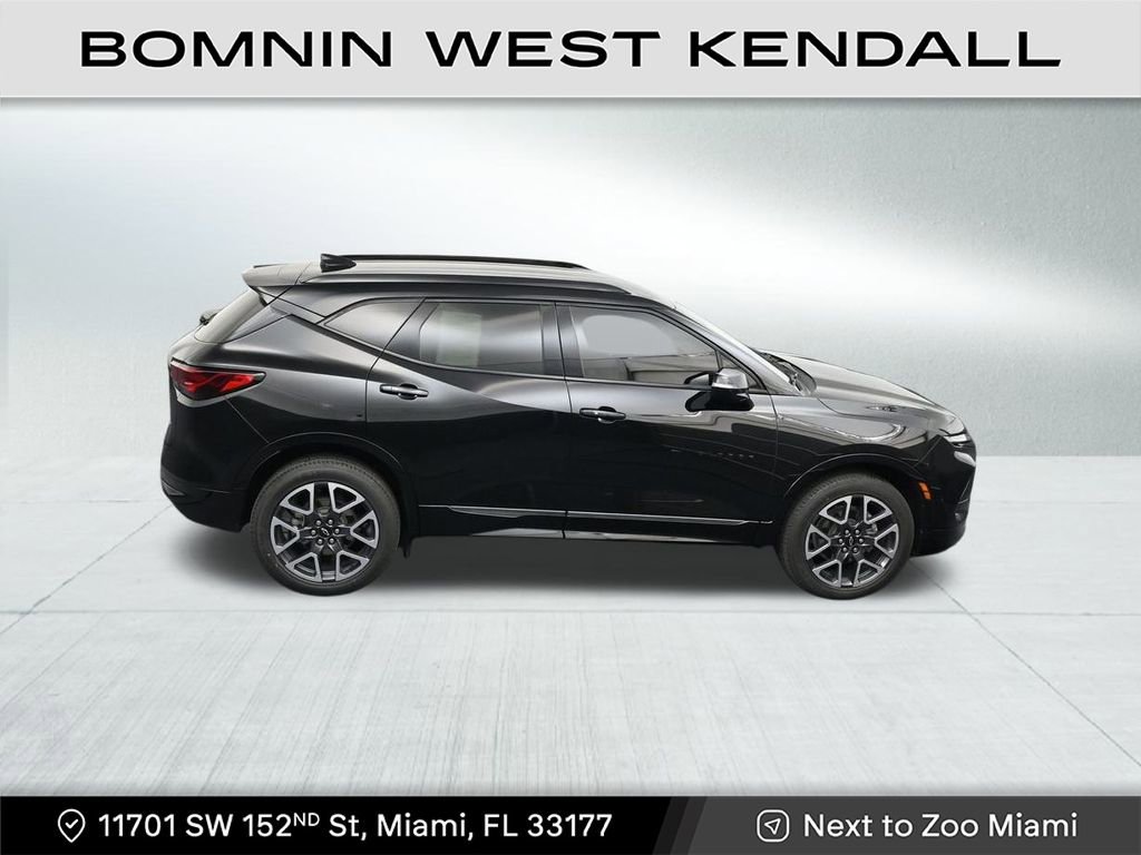 Used 2023 Chevrolet Blazer RS w/ Enhanced Convenience Package image 18