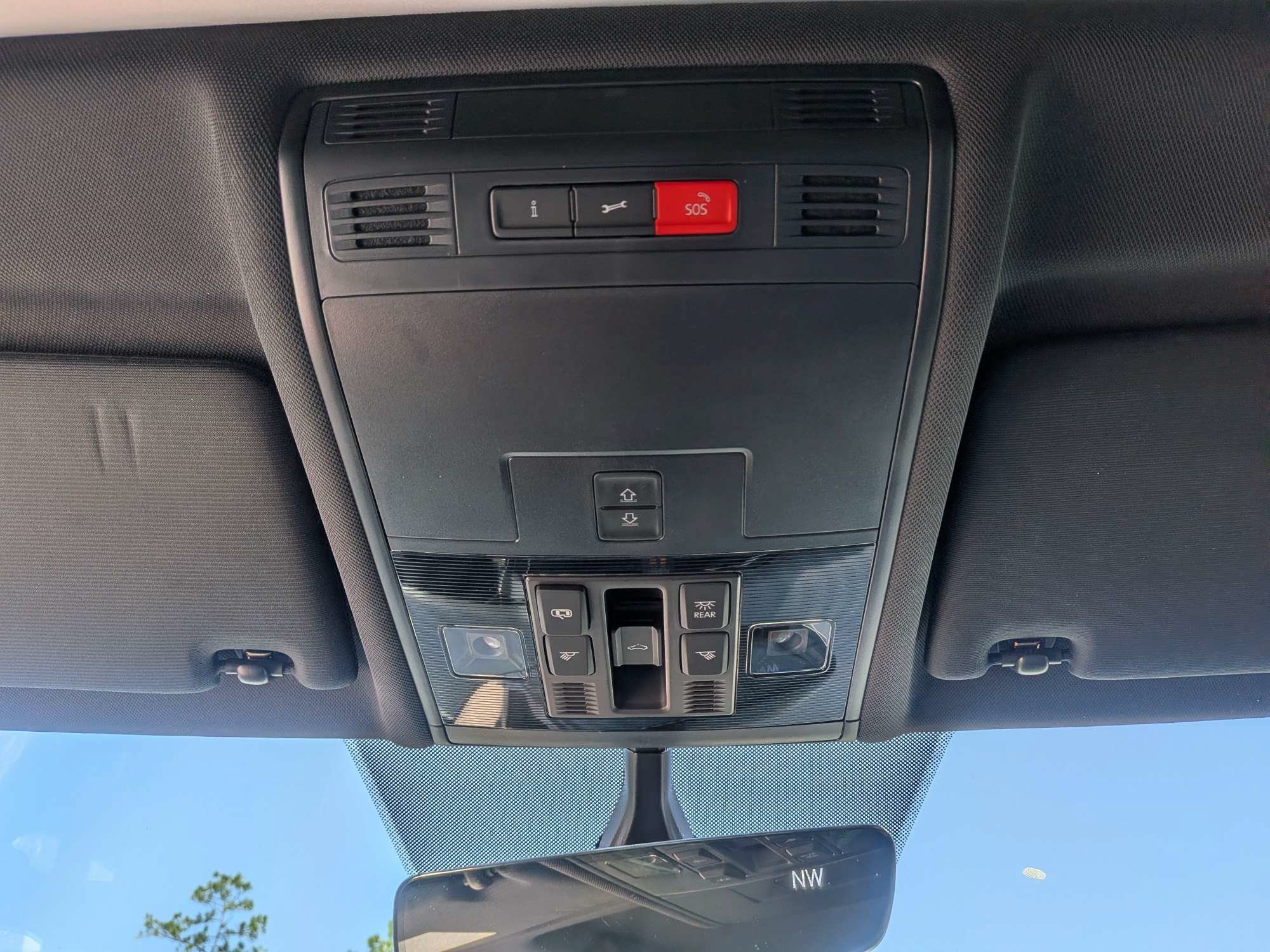 Used 2019 Volkswagen Tiguan SEL R-Line AWD/4WD image 26