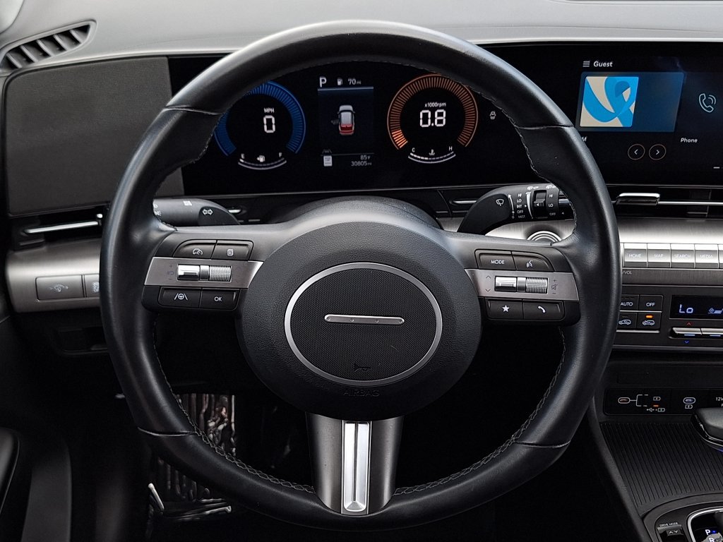 Certified 2025 Hyundai Kona SEL AWD/4WD image 15