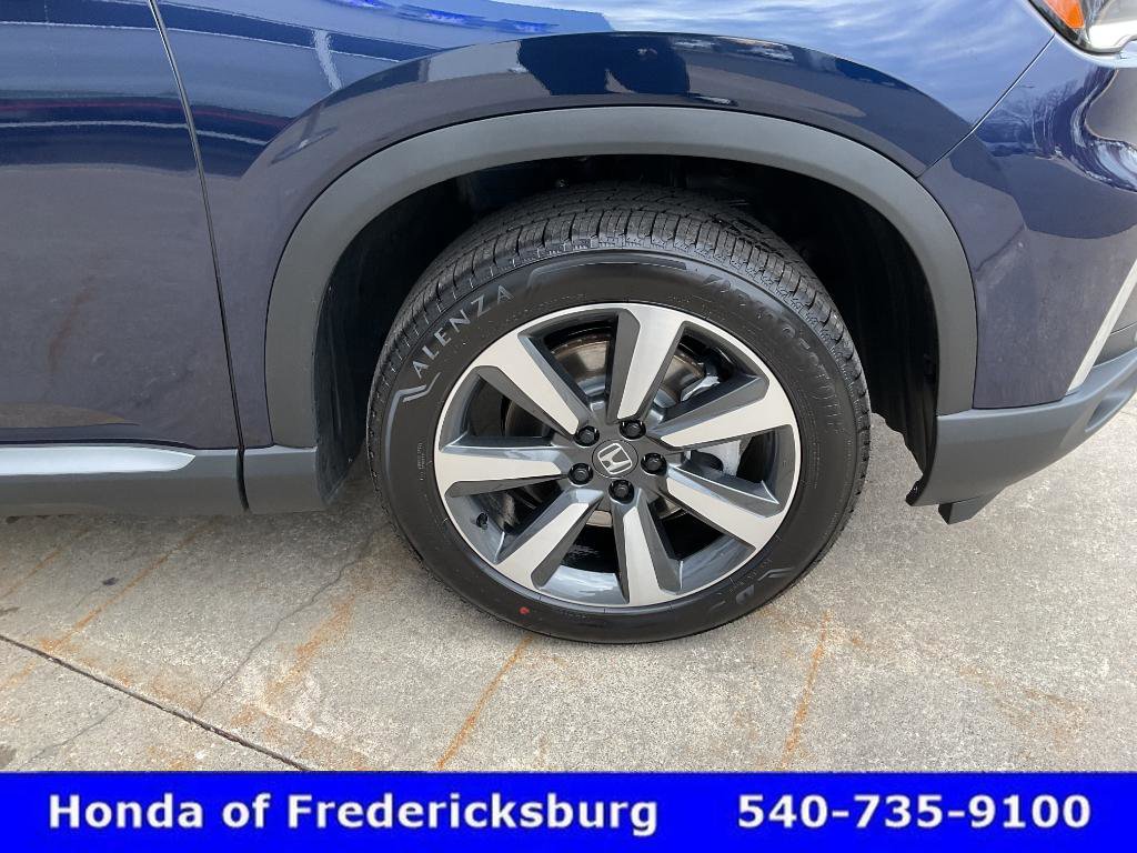 Used 2025 Honda Pilot Elite image 13