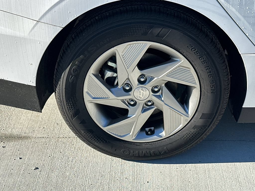New 2025 Hyundai Sonata SE FWD image 18