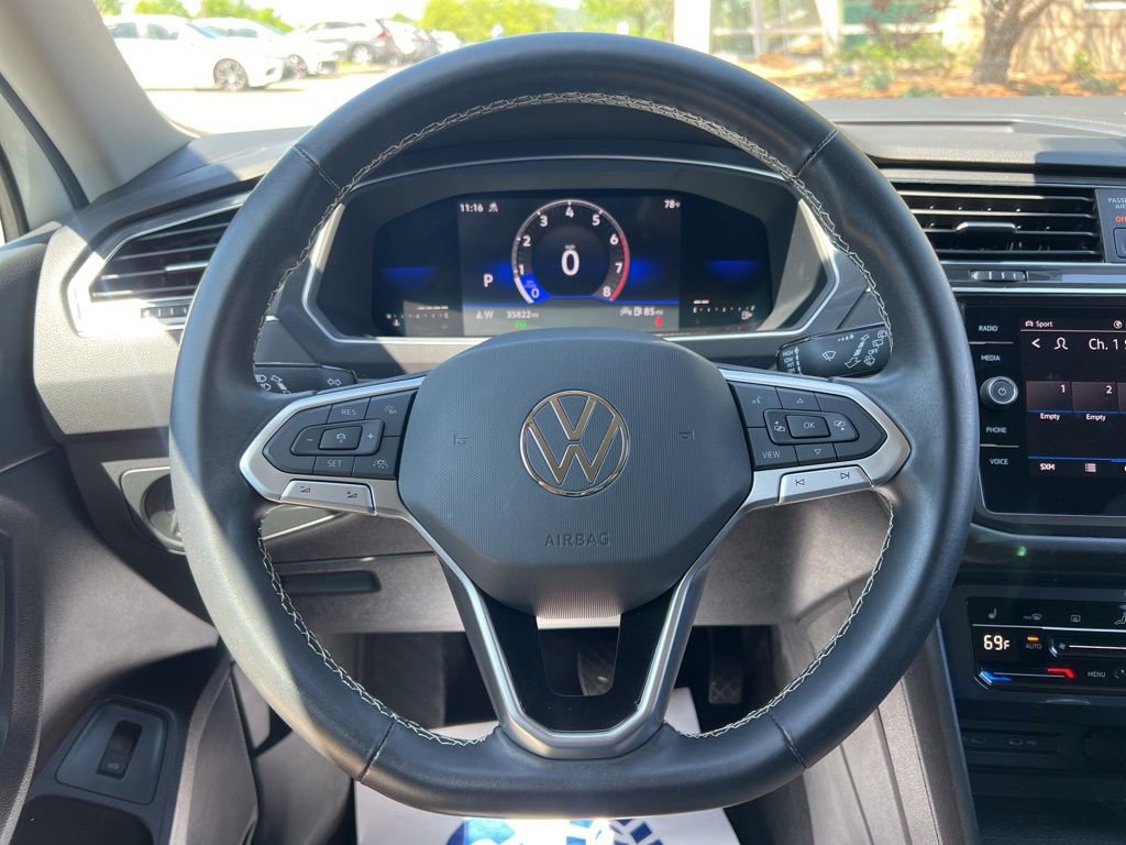 Used 2022 Volkswagen Tiguan SE AWD/4WD image 15