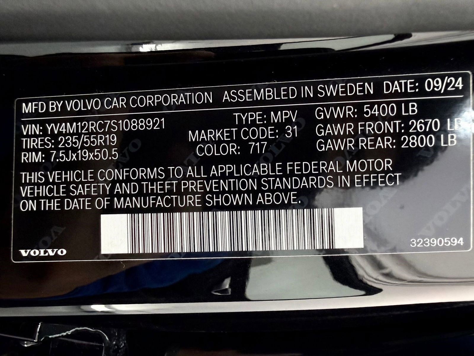 Used 2025 Volvo XC60 B5 Plus image 17