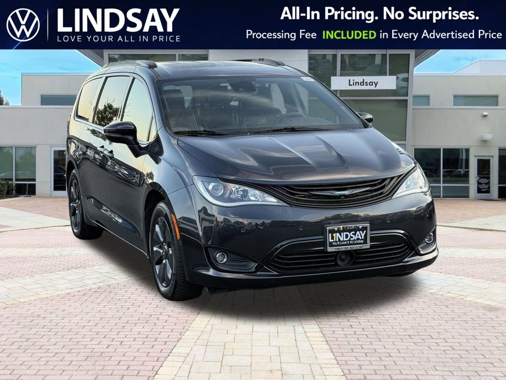 Used 2019 Chrysler Pacifica Limited w/ Advanced Safetytec Group FWD image 1