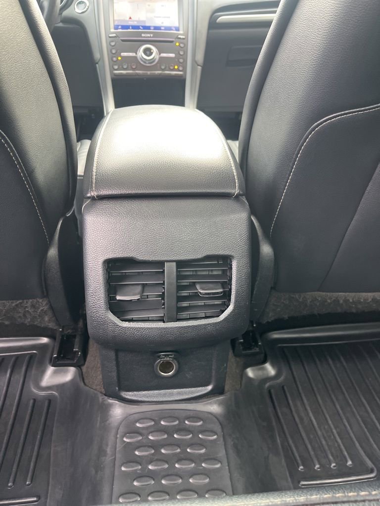 Used 2020 Ford Fusion Titanium AWD/4WD image 21