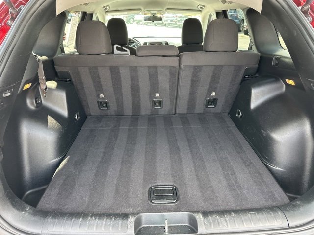 Used 2019 Jeep Cherokee Latitude w/ Popular Appearance Group image 17