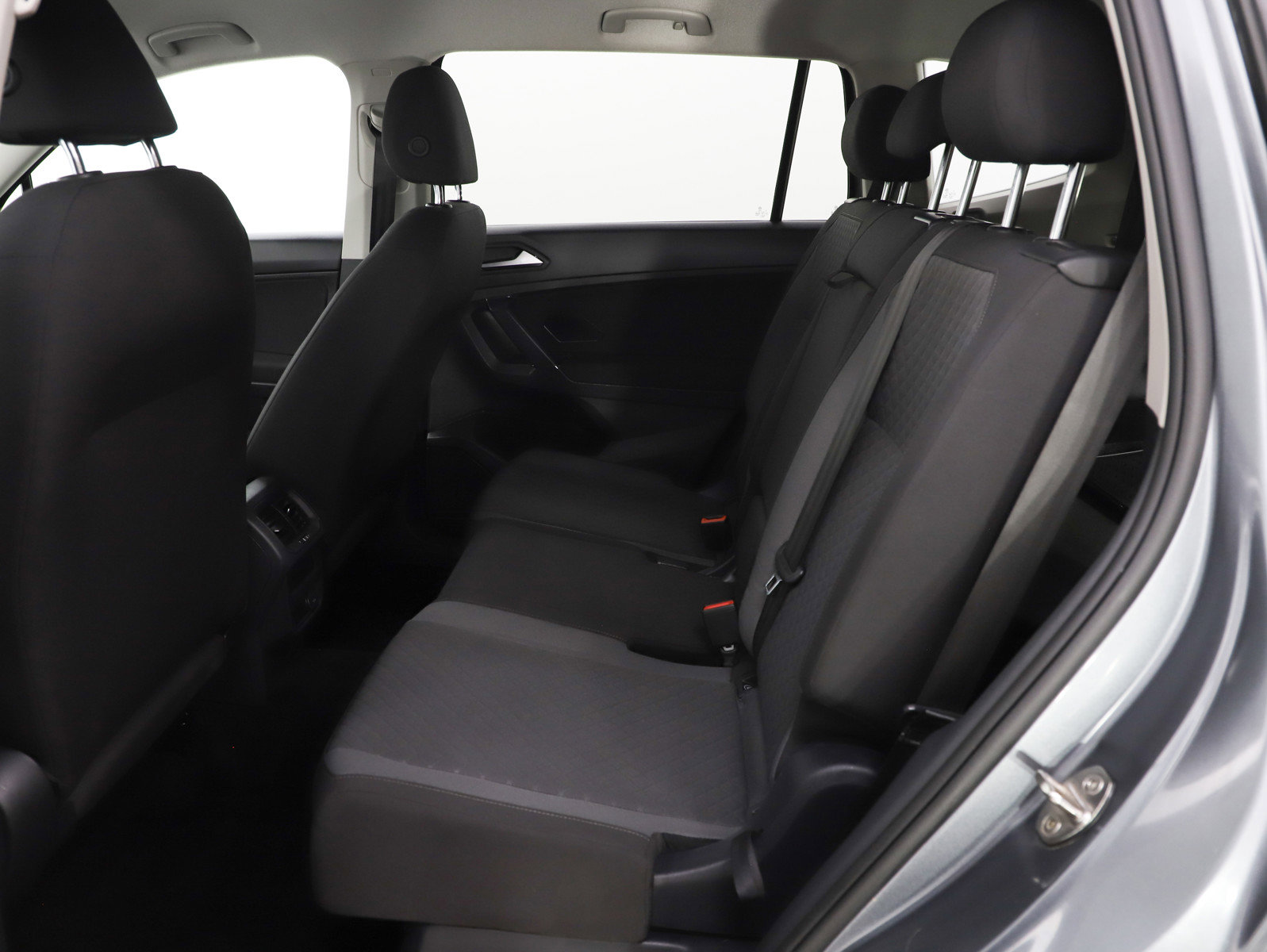 Used 2020 Volkswagen Tiguan S image 15