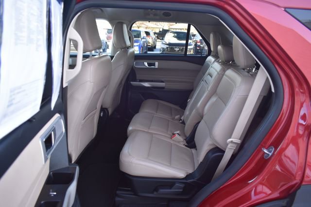 Used 2023 Ford Explorer Limited image 32