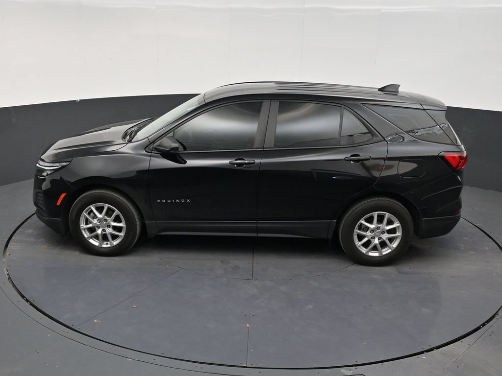 Used 2024 Chevrolet Equinox LS FWD image 12