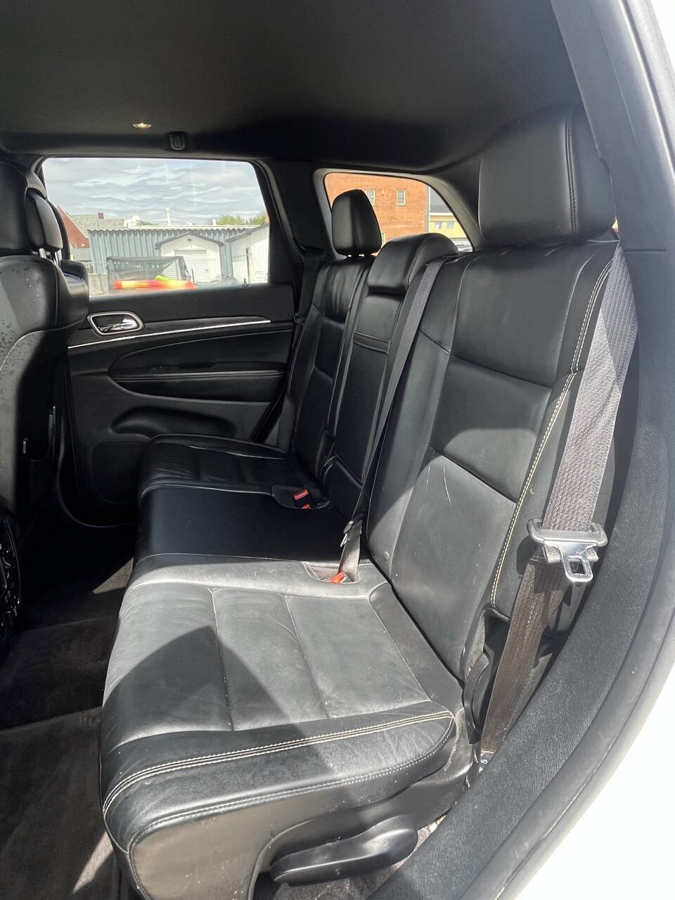 Used 2017 Jeep Grand Cherokee Limited image 18