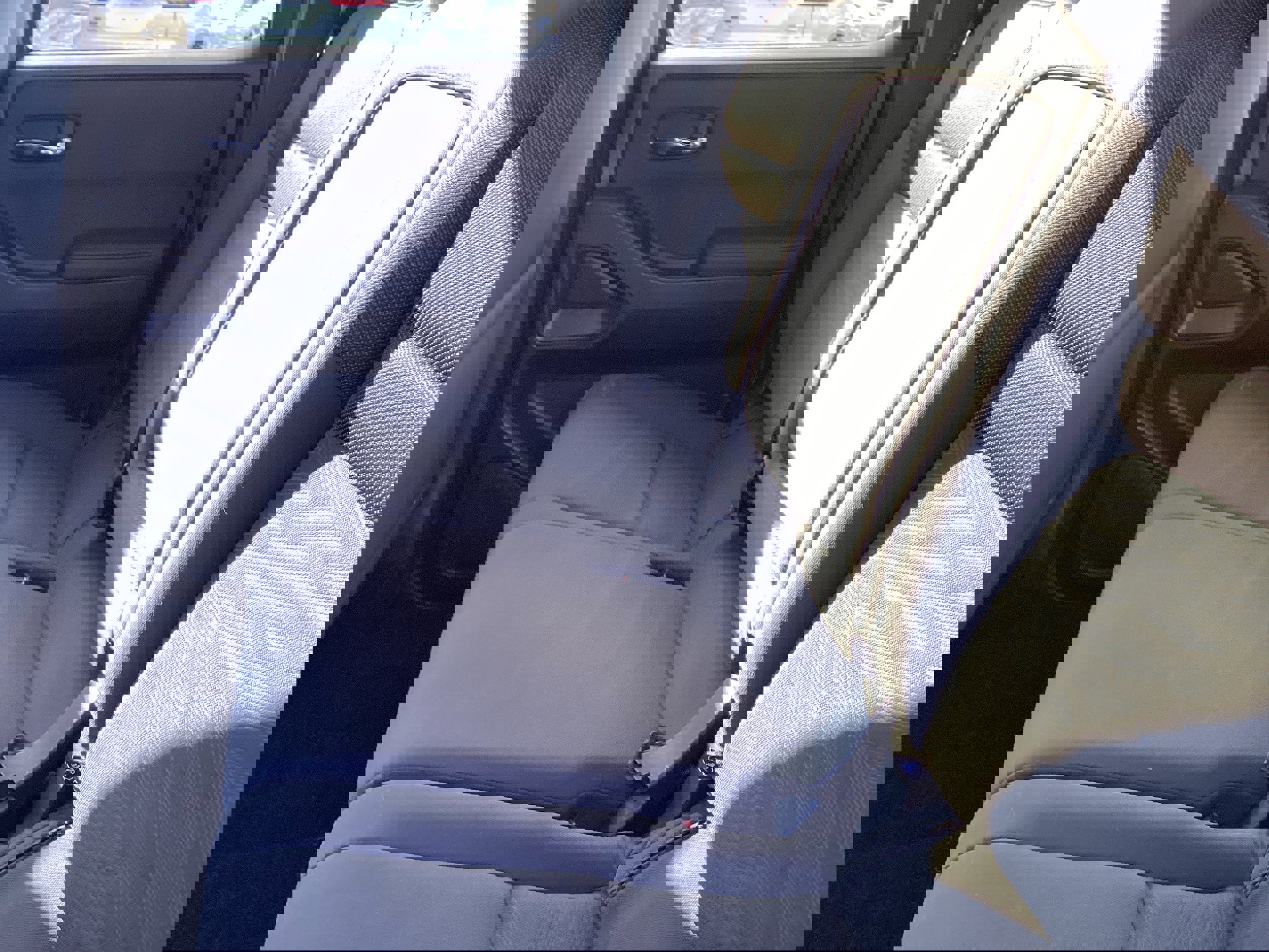 Used 2024 Nissan Frontier SV w/ SV Convenience Package image 13