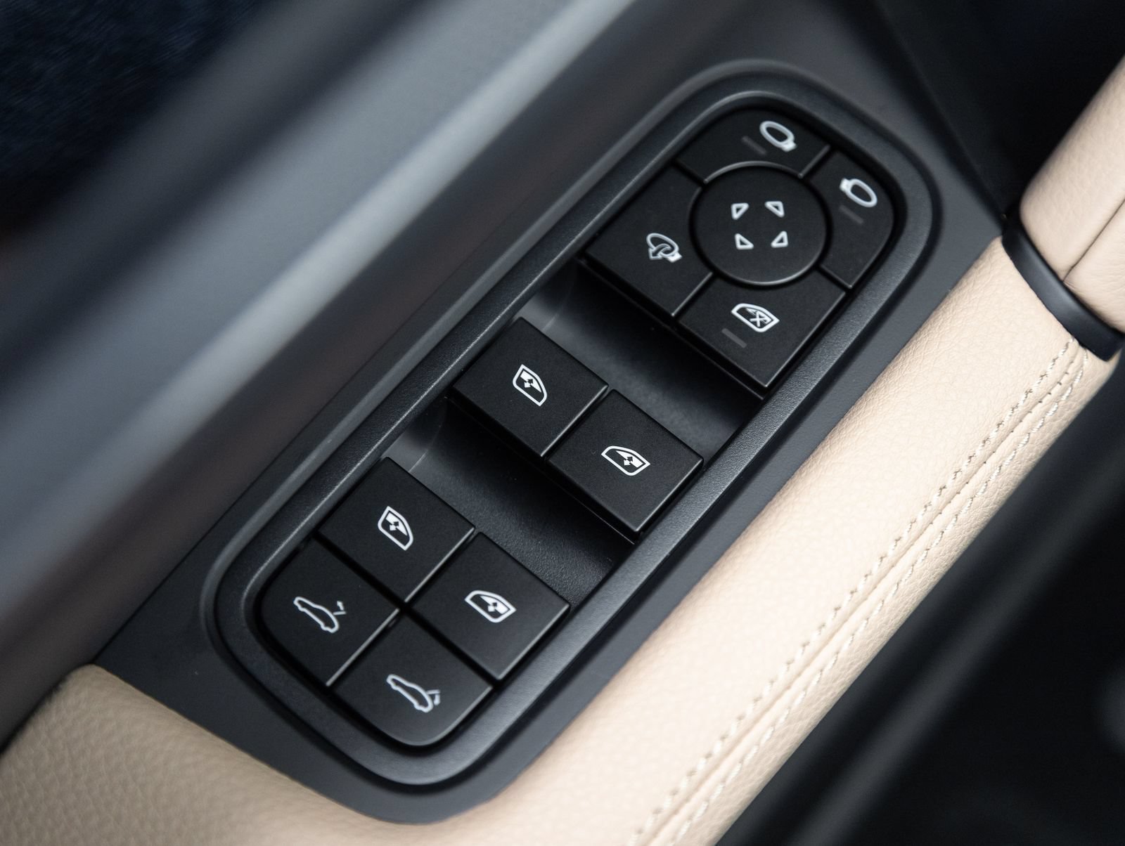 New 2026 Porsche Cayenne Coupe AWD/4WD image 20