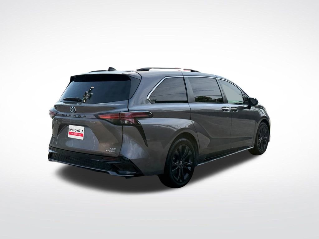 Certified 2022 Toyota Sienna XSE image 5