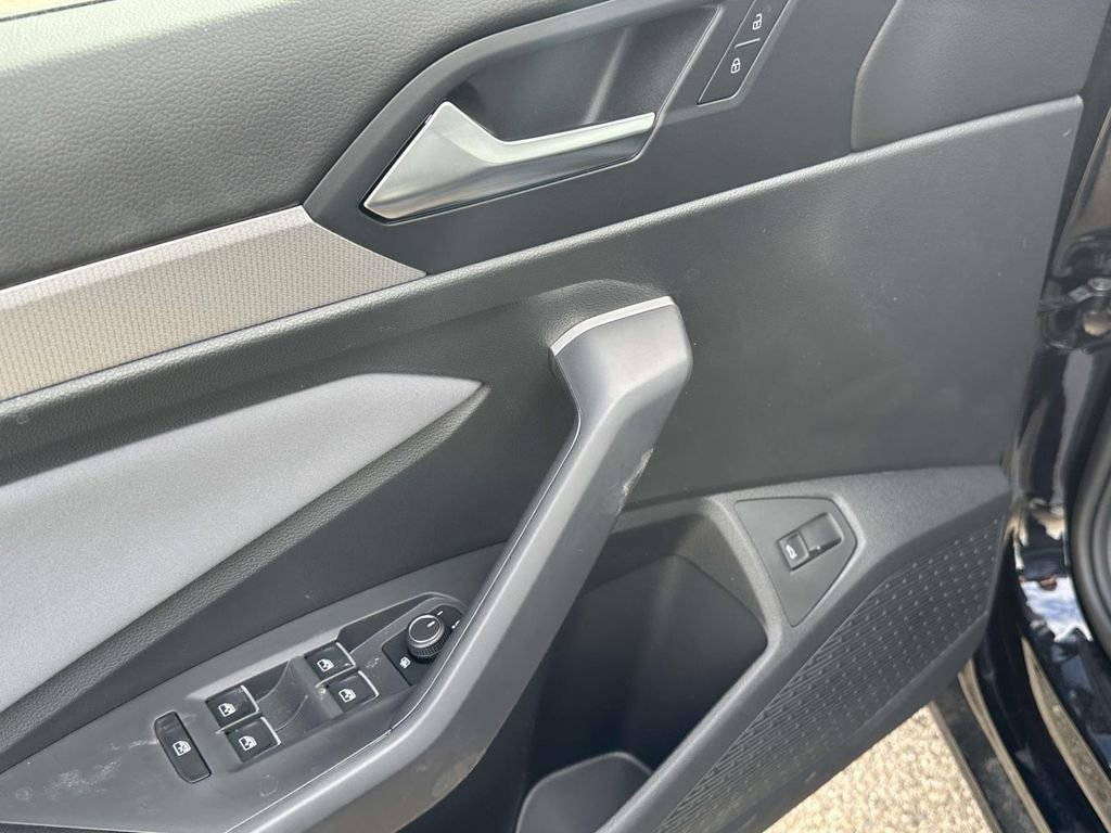 New 2026 Volkswagen Jetta SE image 11