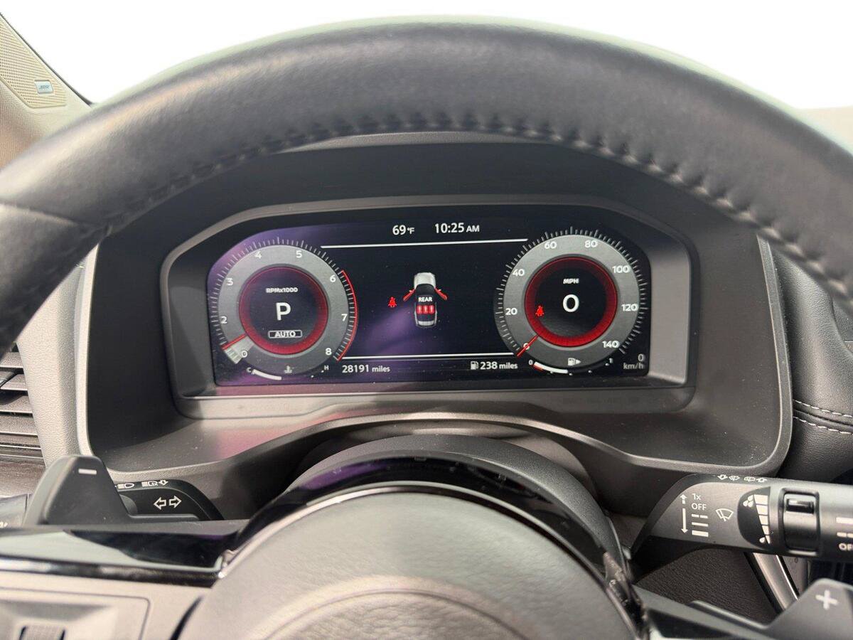 Used 2025 Nissan Pathfinder SV AWD/4WD image 18