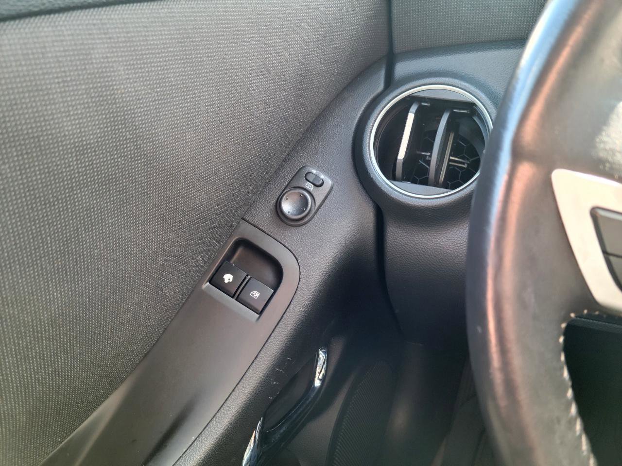 Used 2010 Chevrolet Camaro LT image 11