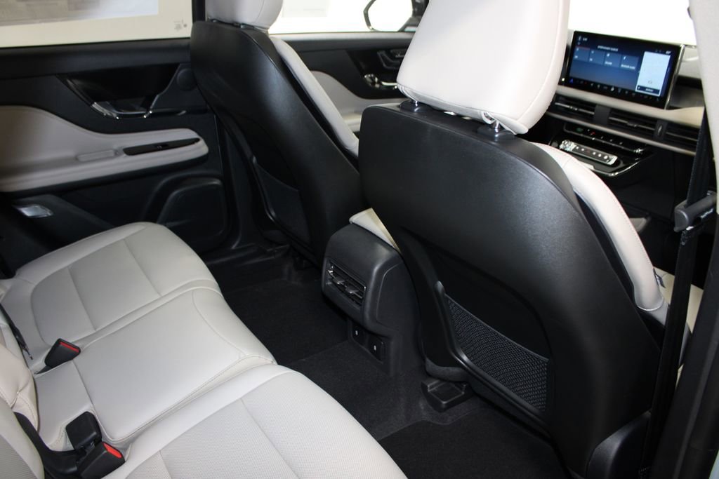 New 2026 Lincoln Corsair Premiere image 33