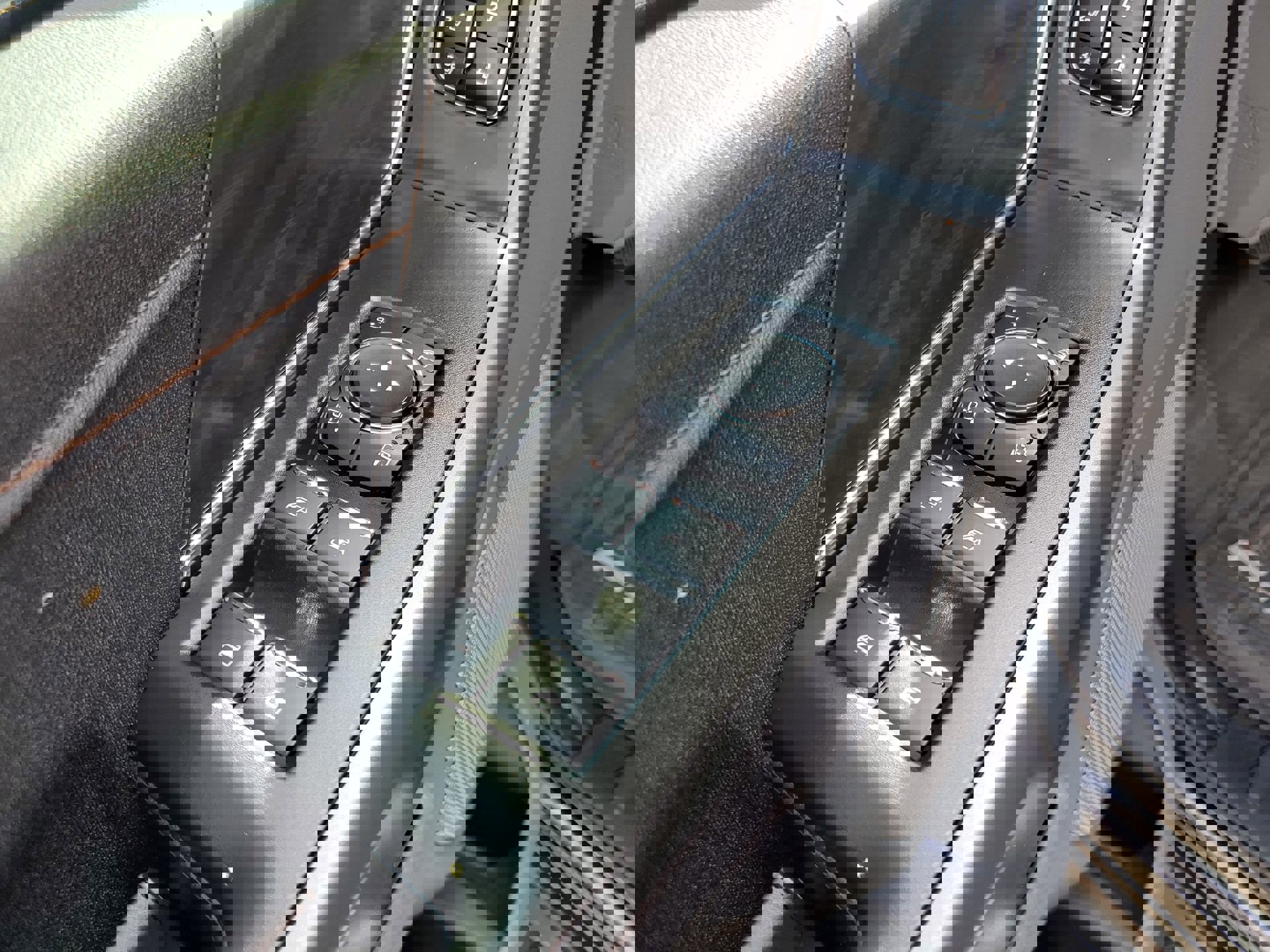 Used 2025 Ford F150 Lariat w/ Equipment Group 501A Mid image 72