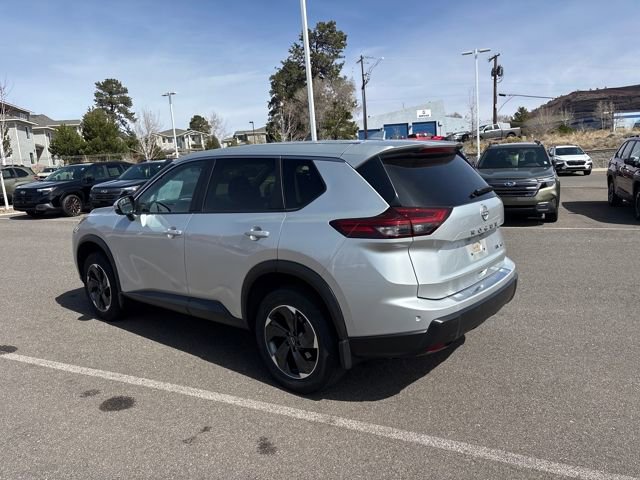 Used 2024 Nissan Rogue SV image 5