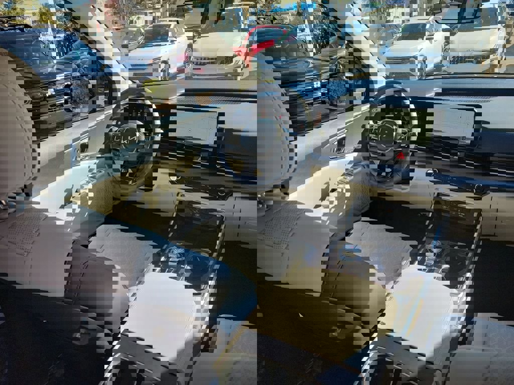 New 2026 Kia Carnival EX FWD image 13