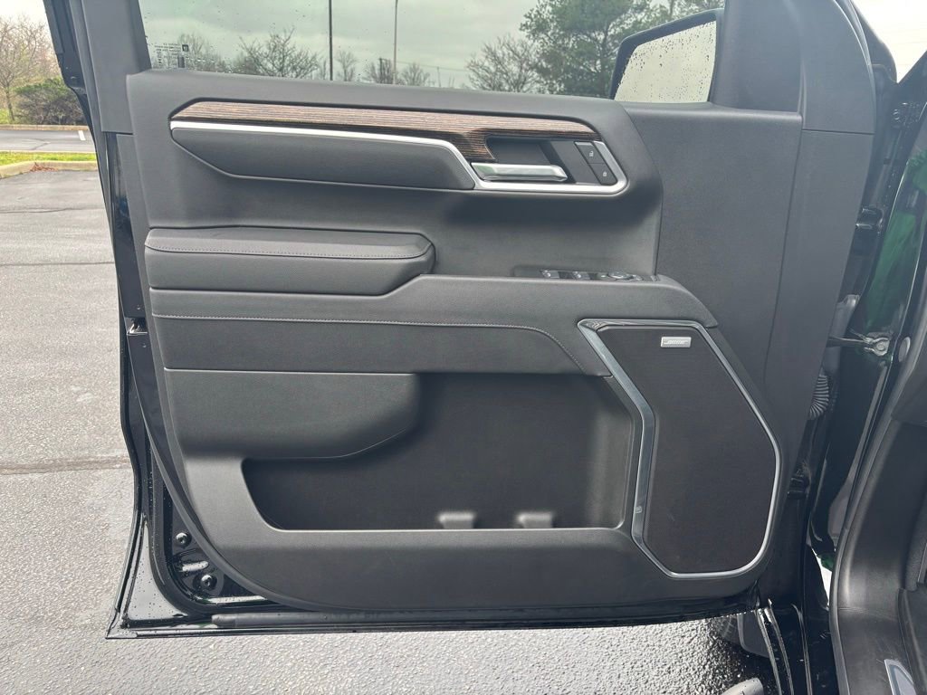 Used 2025 GMC Sierra 1500 Elevation w/ Preferred Package image 12