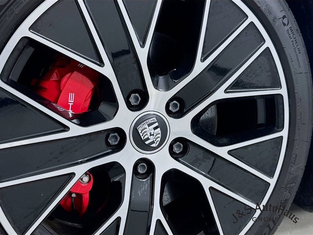 Used 2020 Porsche Taycan 4S w/ Premium Package image 44