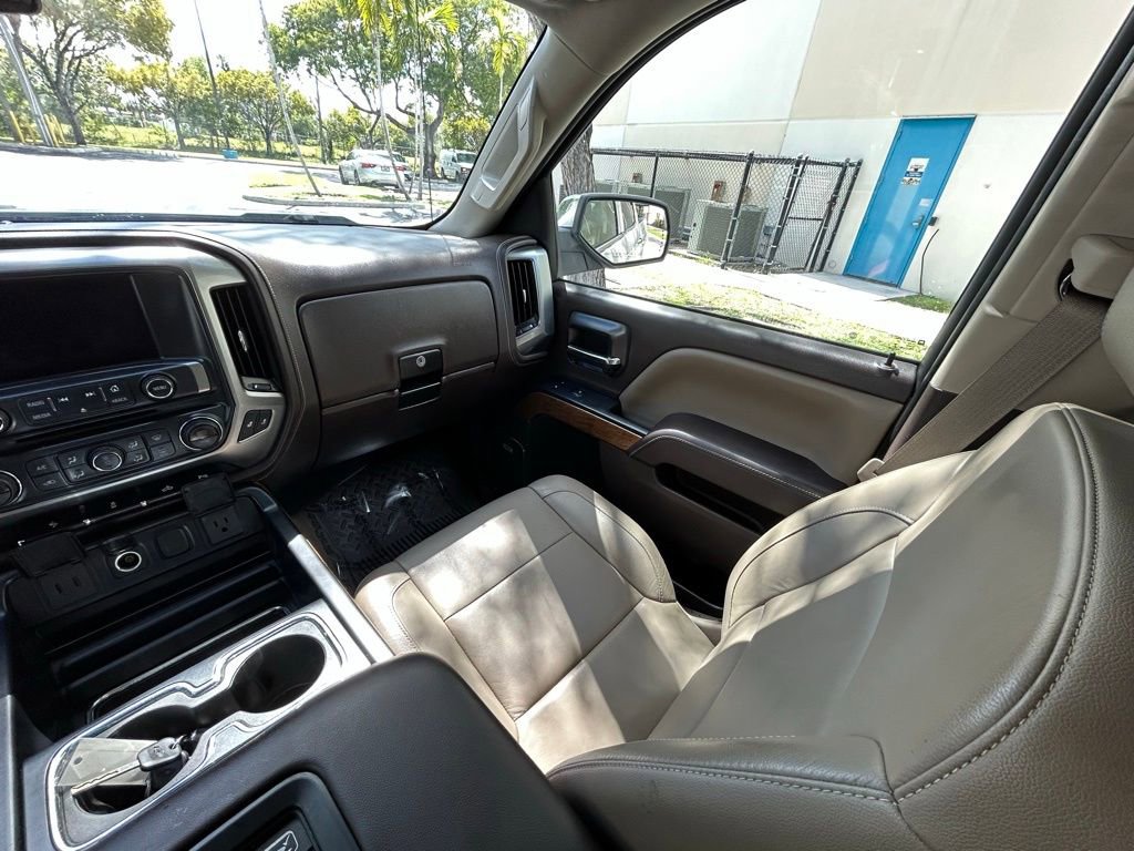 Used 2016 Chevrolet Silverado 1500 LTZ w/ LTZ Plus Package AWD/4WD image 11