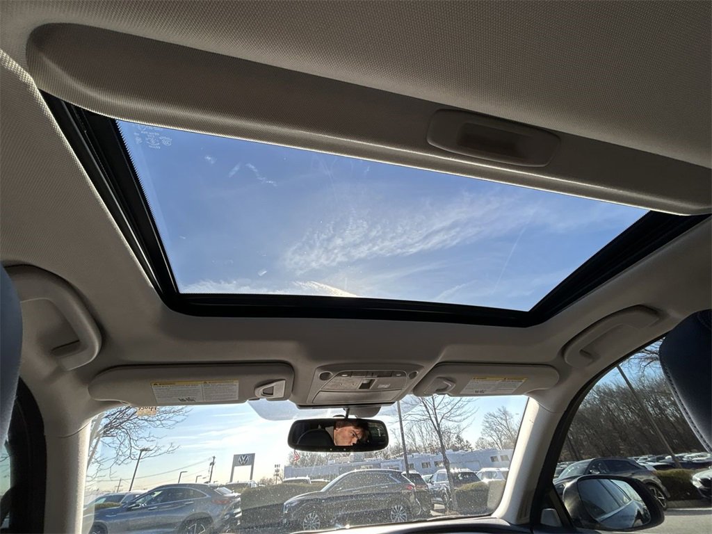 Used 2017 INFINITI Q50 3.0t Premium w/ Driver Assistance Package image 24