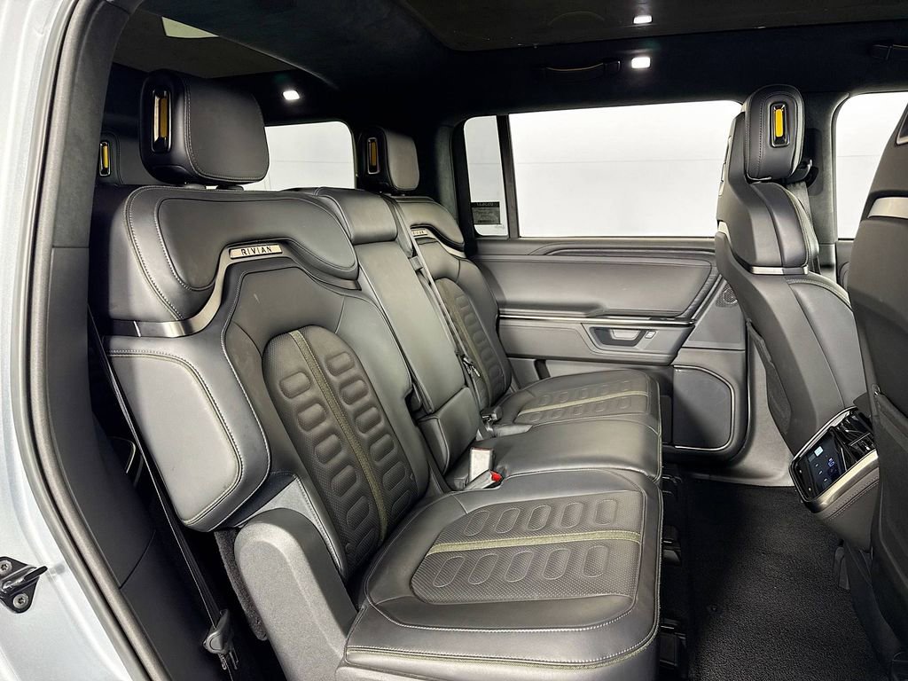 Used 2025 Rivian R1S Adventure image 33