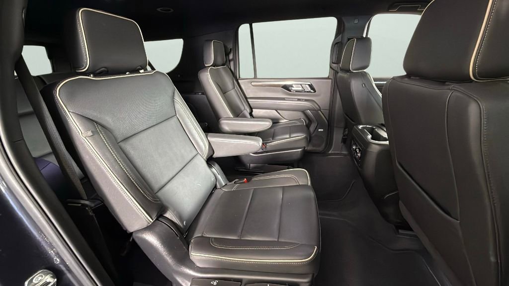 Certified 2025 Chevrolet Suburban Premier image 32