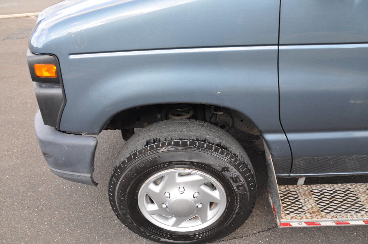 Used 2014 Ford E-350 and Econoline 350 Extended Super Duty w/ Power Group image 28