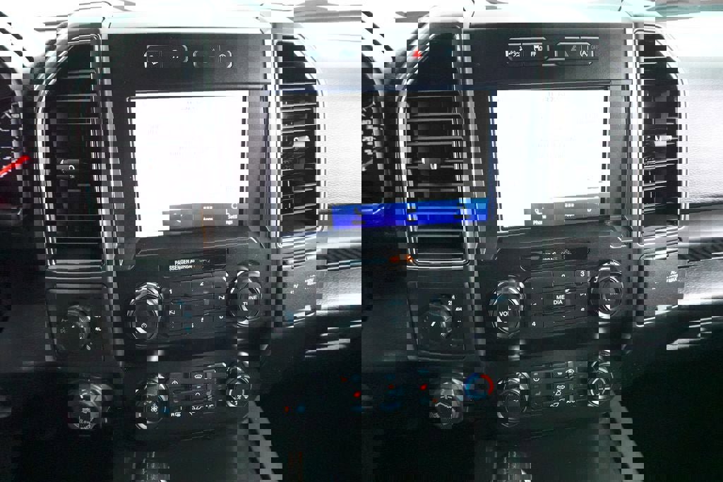 Used 2020 Ford F150 XLT w/ Equipment Group 302A Luxury AWD/4WD image 15