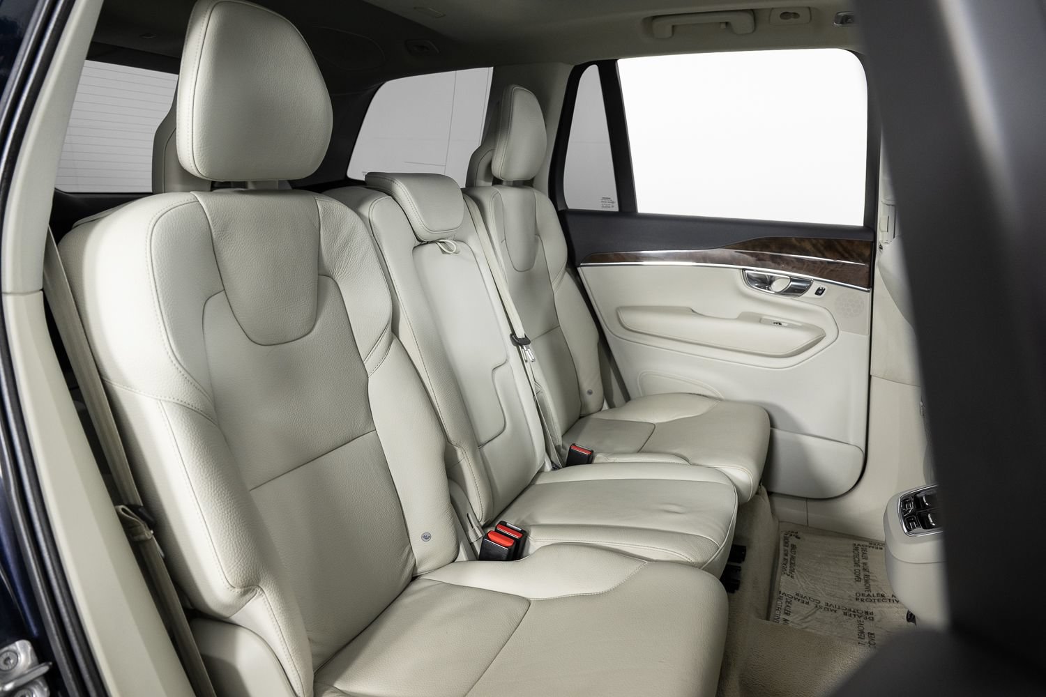 Used 2016 Volvo XC90 T6 Momentum AWD/4WD image 24