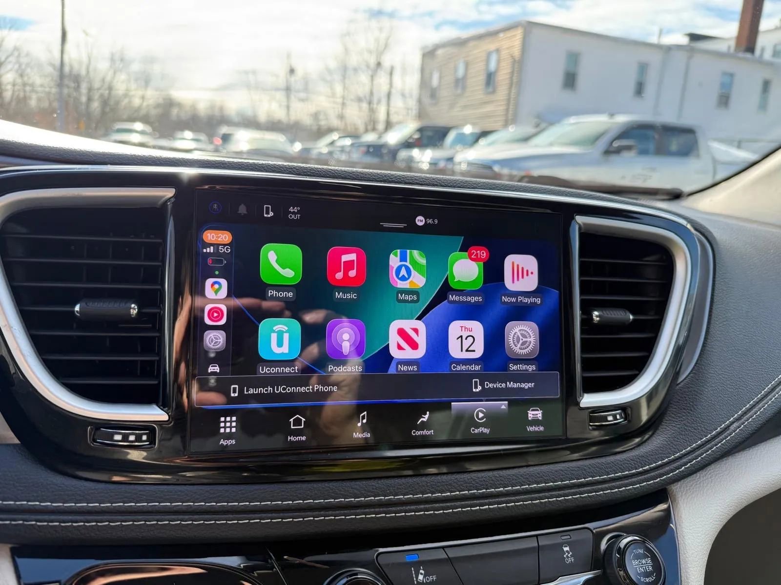 Used 2022 Chrysler Pacifica Touring-L image 17