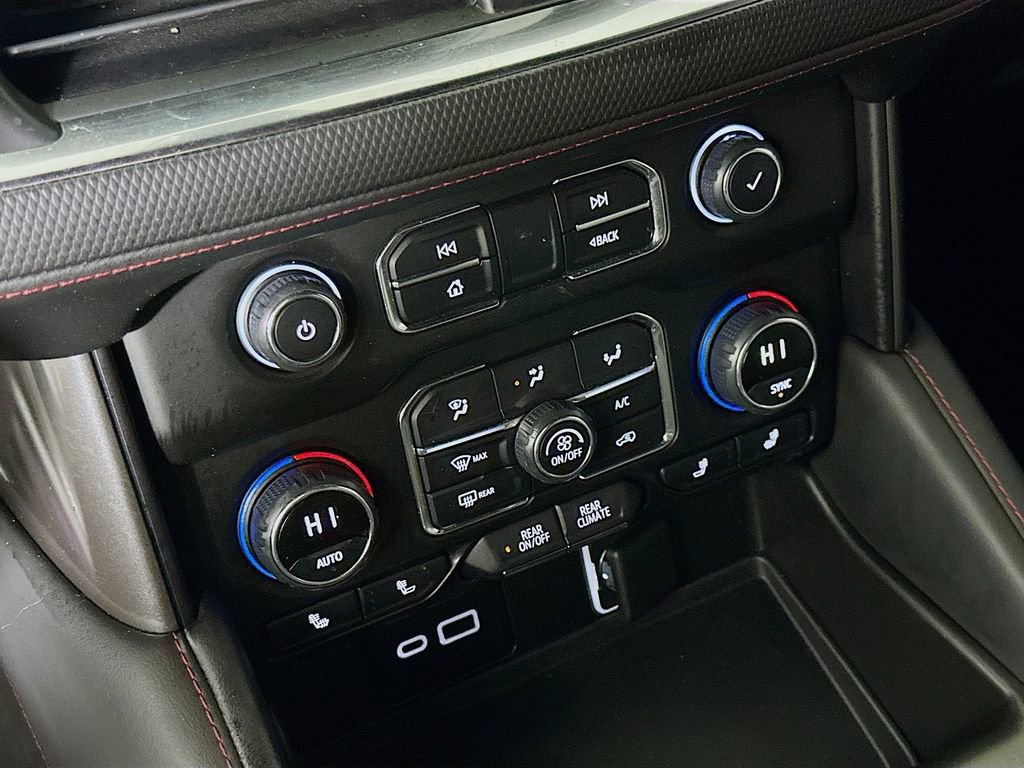 Used 2022 Chevrolet Suburban RST w/ Sport Performance Package image 28