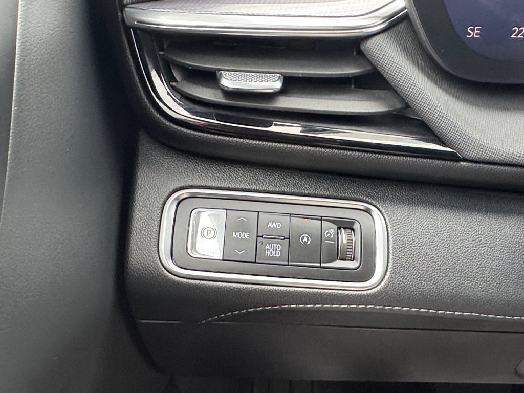 Used 2026 Buick Enclave Sport Touring AWD/4WD image 31