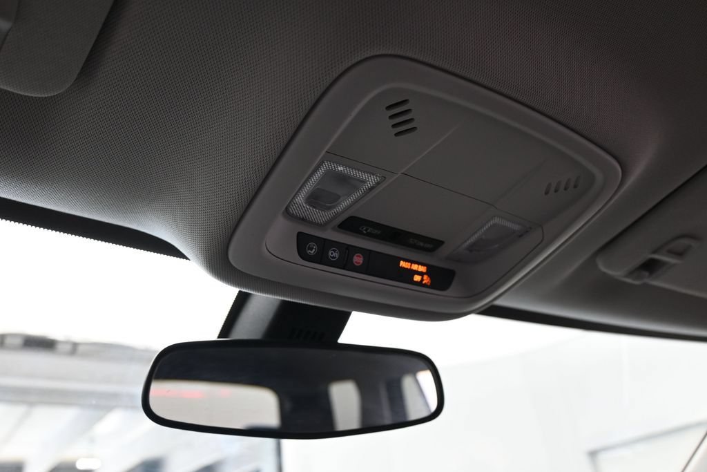 Used 2020 Chevrolet Traverse LS FWD image 21