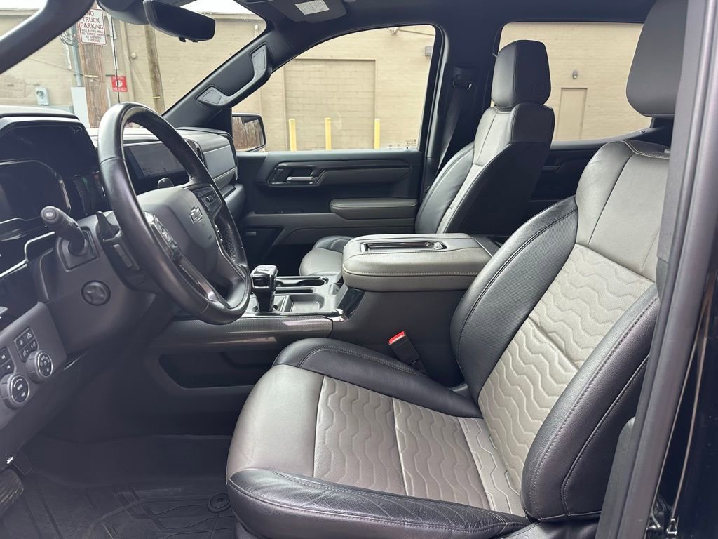 Used 2022 Chevrolet Silverado 1500 ZR2 w/ Technology Package image 9